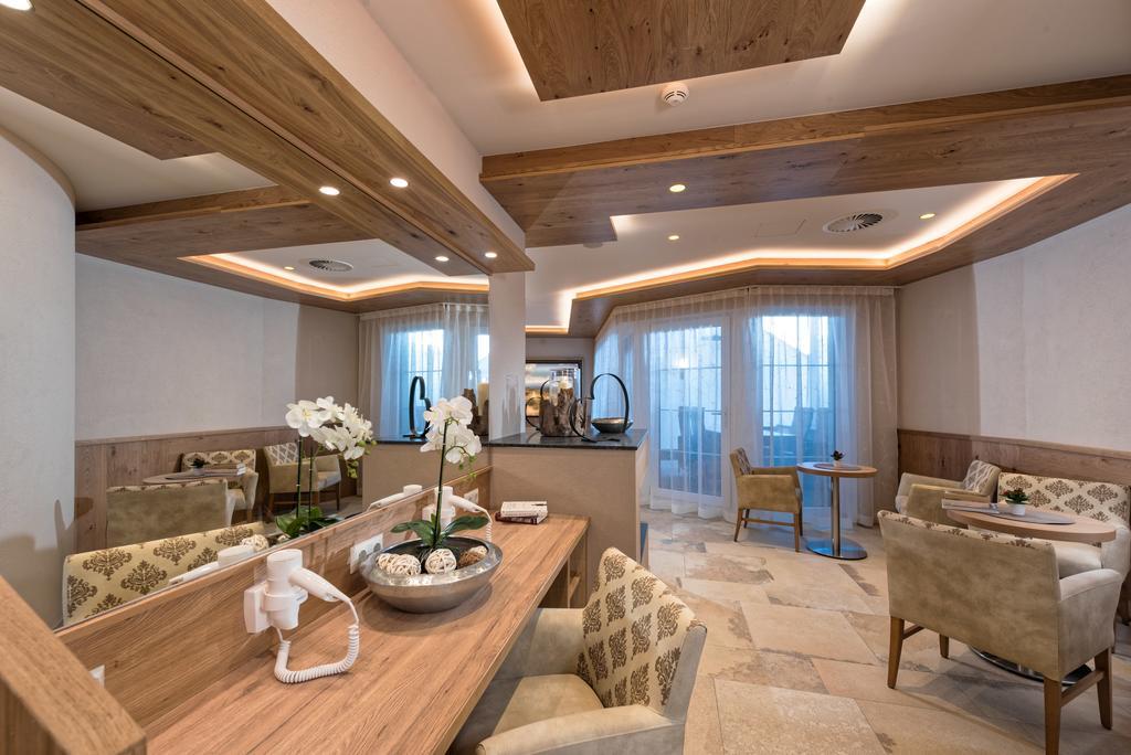 詹妮斯城堡酒店 瑟弗浩斯 外观 照片